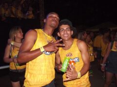 Oktober 10 Anos